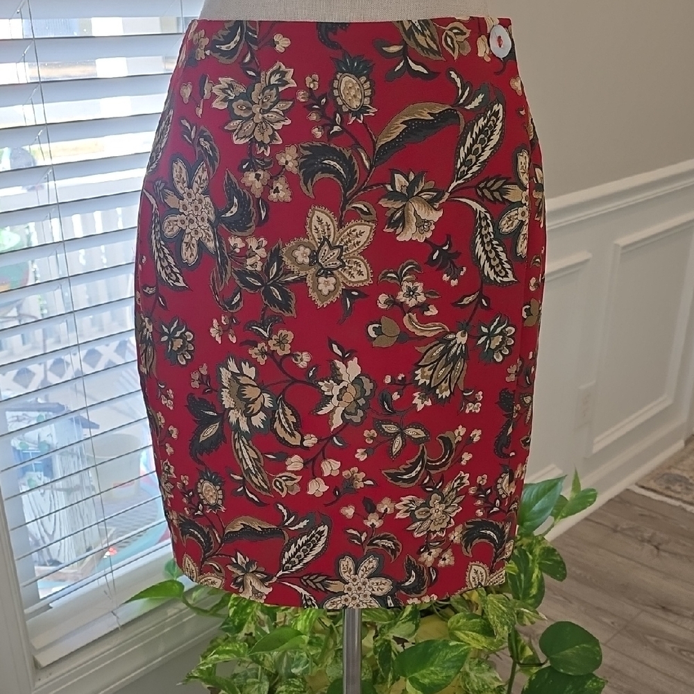 dh NEW YORK Floral Pencil Skirt in Red and Black